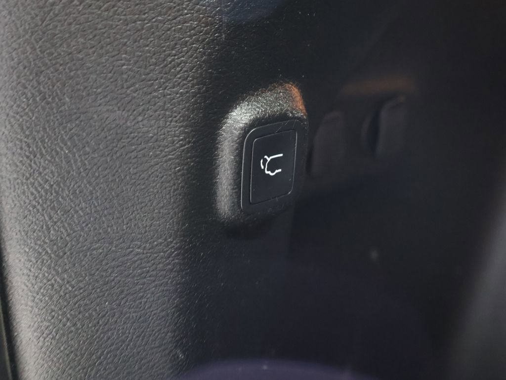 Used 2023 Jeep Cherokee Altitude Lux image 21