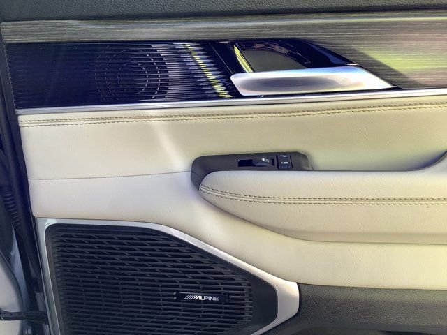 New 2023 Jeep Wagoneer Series III w/ Preferred Equipment Group image 43