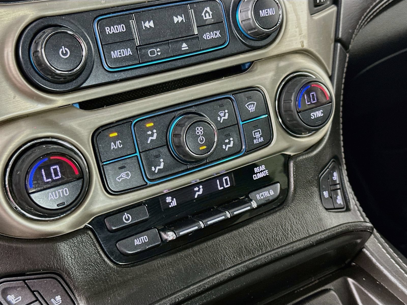 Used 2018 GMC Yukon Denali AWD/4WD image 17