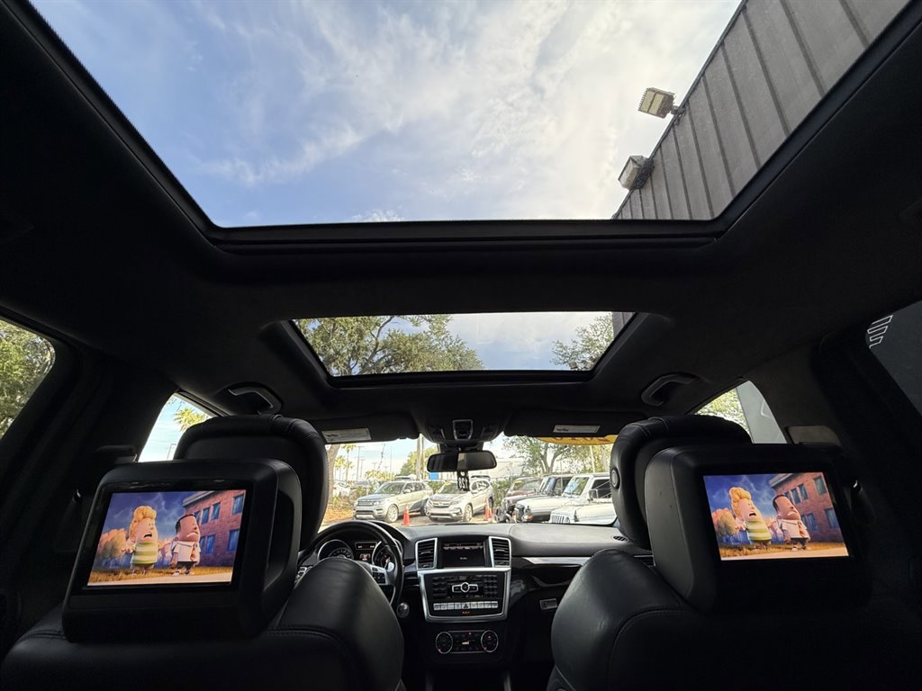 Used 2016 Mercedes-Benz GL 63 AMG 4MATIC image 23