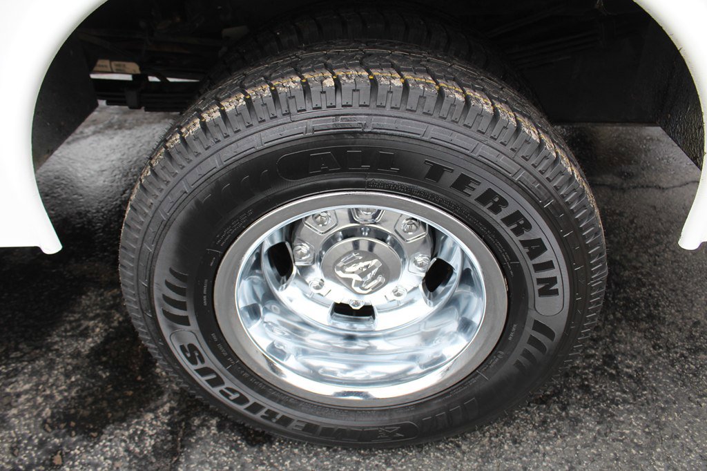 Used 2024 RAM 3500 Tradesman w/ Chrome Appearance Group image 32
