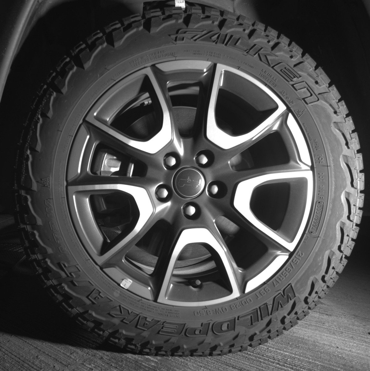 Used 2025 Jeep Compass Trailhawk image 12