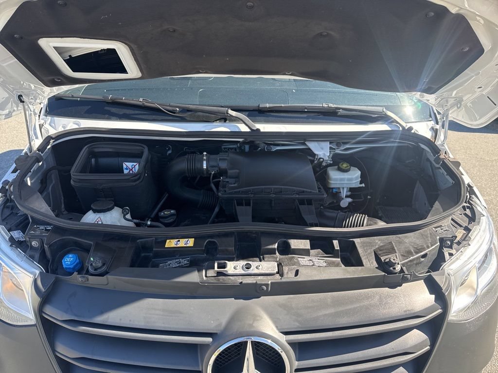 Used 2022 Mercedes-Benz Sprinter 2500 image 28