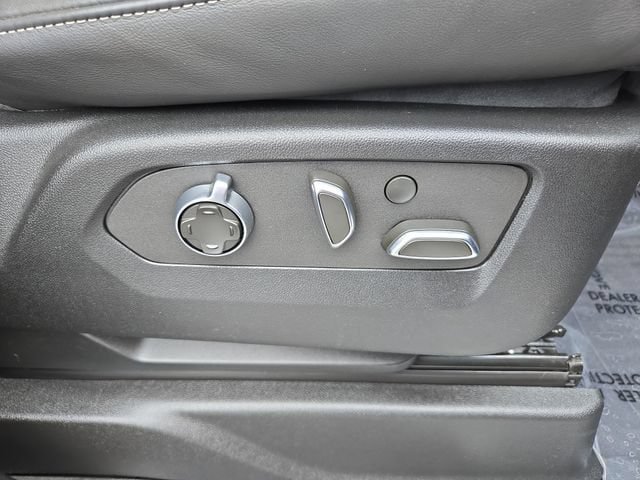Certified 2024 Cadillac Escalade ESV V AWD/4WD image 46