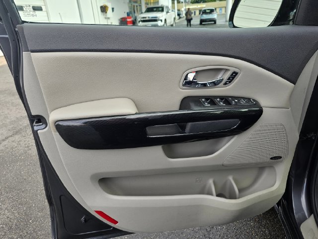 Used 2018 Kia Sedona SX FWD image 21