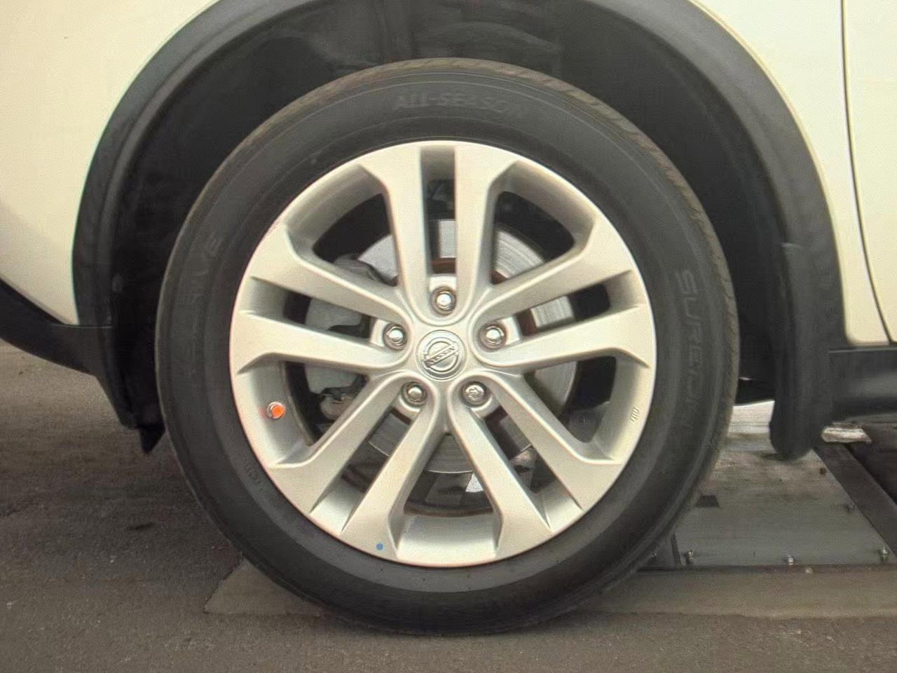 Used 2013 Nissan Juke SL image 9