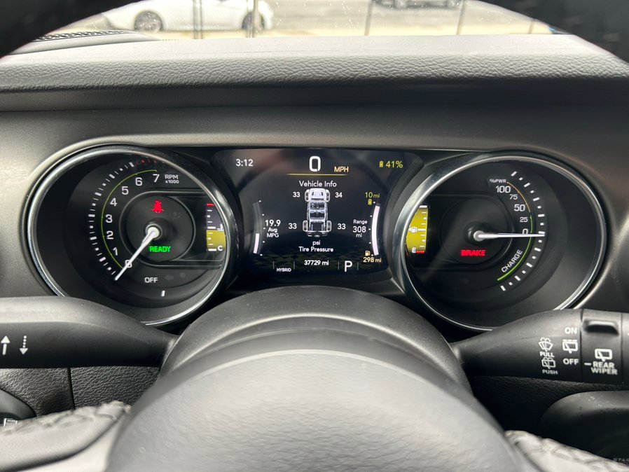 Used 2023 Jeep Wrangler Unlimited w/ Sun & Screen Package AWD/4WD image 29