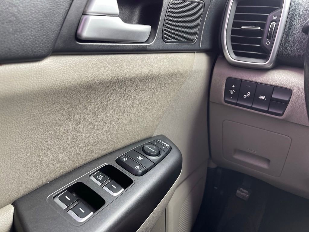 Used 2020 Kia Sportage S image 11