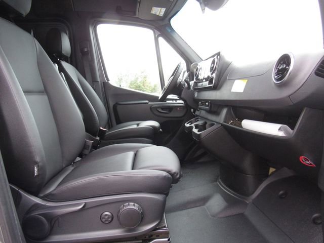 Used 2022 Mercedes-Benz Sprinter 144 Cargo image 15