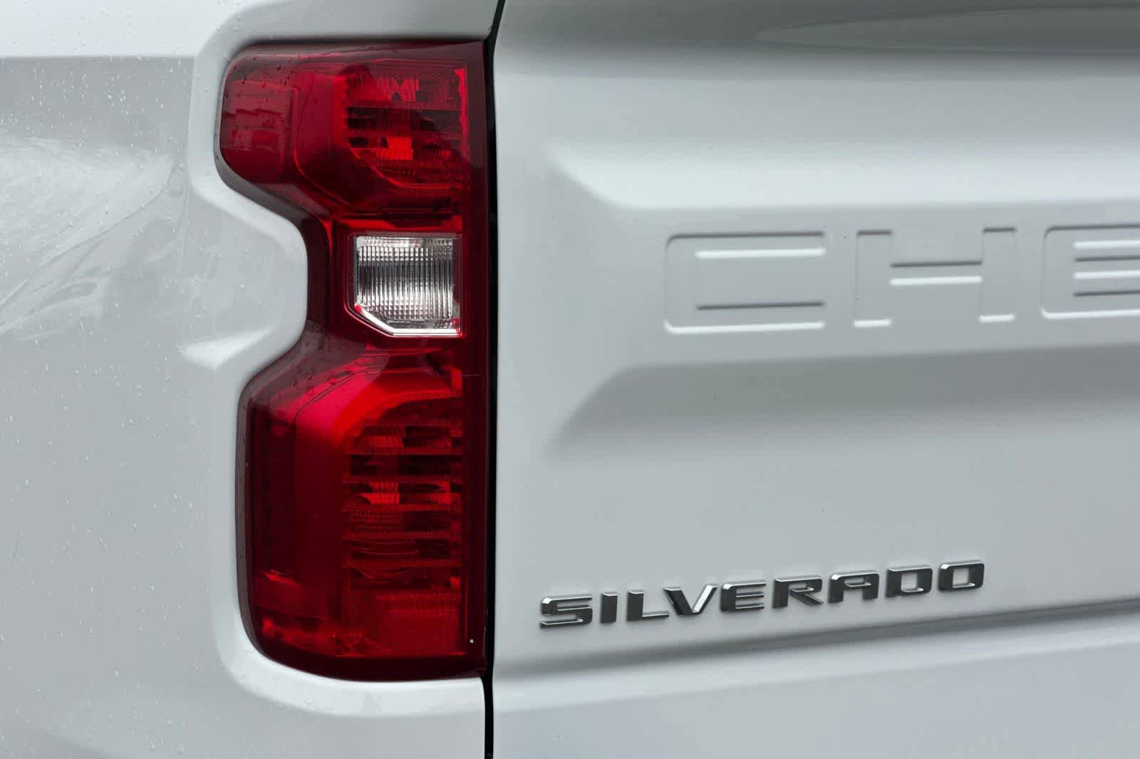 Used 2022 Chevrolet Silverado 1500 LT w/ Z71 Off-Road Package AWD/4WD image 28