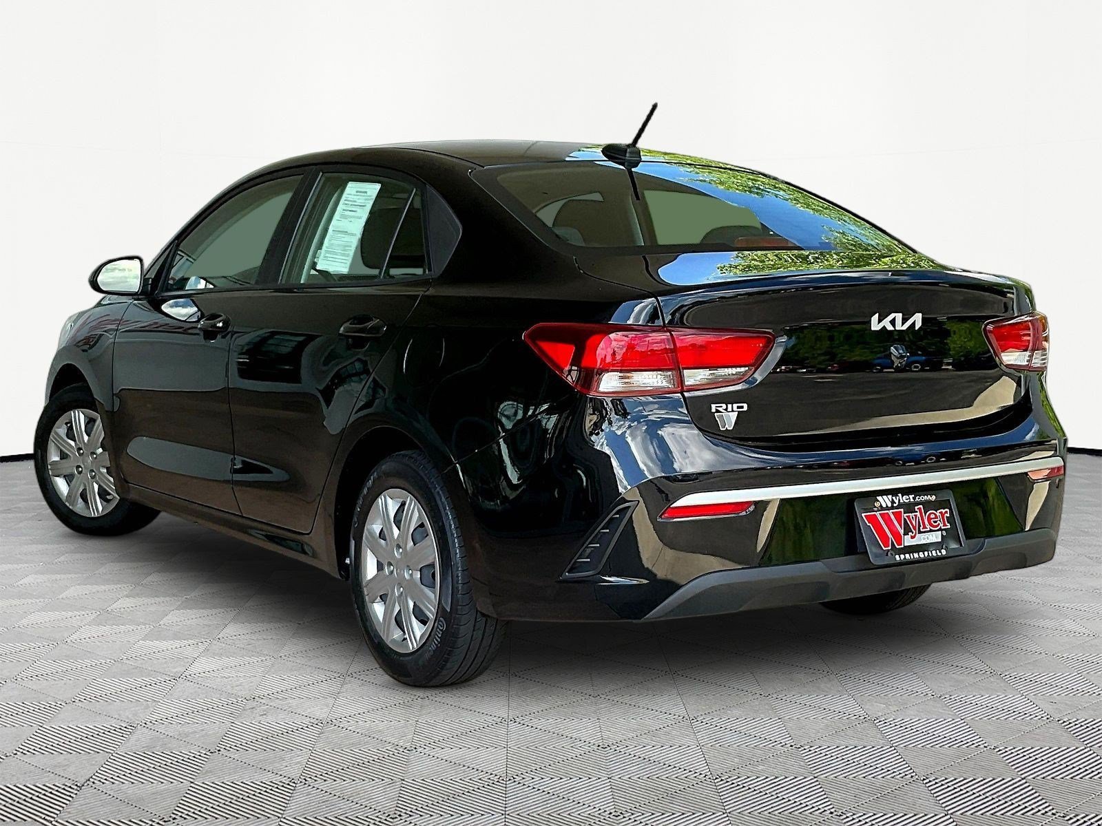 Used 2023 Kia Rio LX FWD image 4
