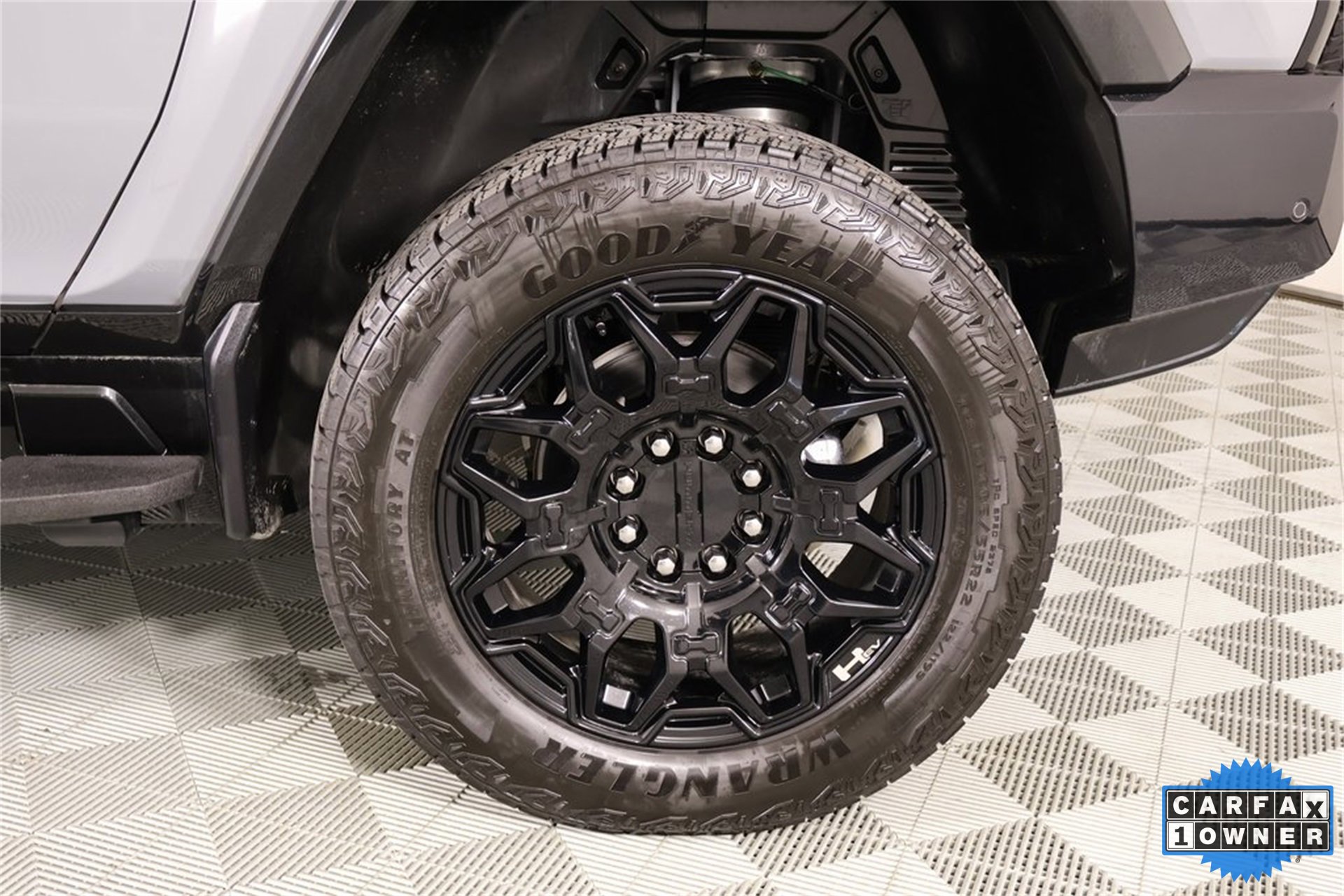 Used 2024 GMC Hummer EV 2X image 18