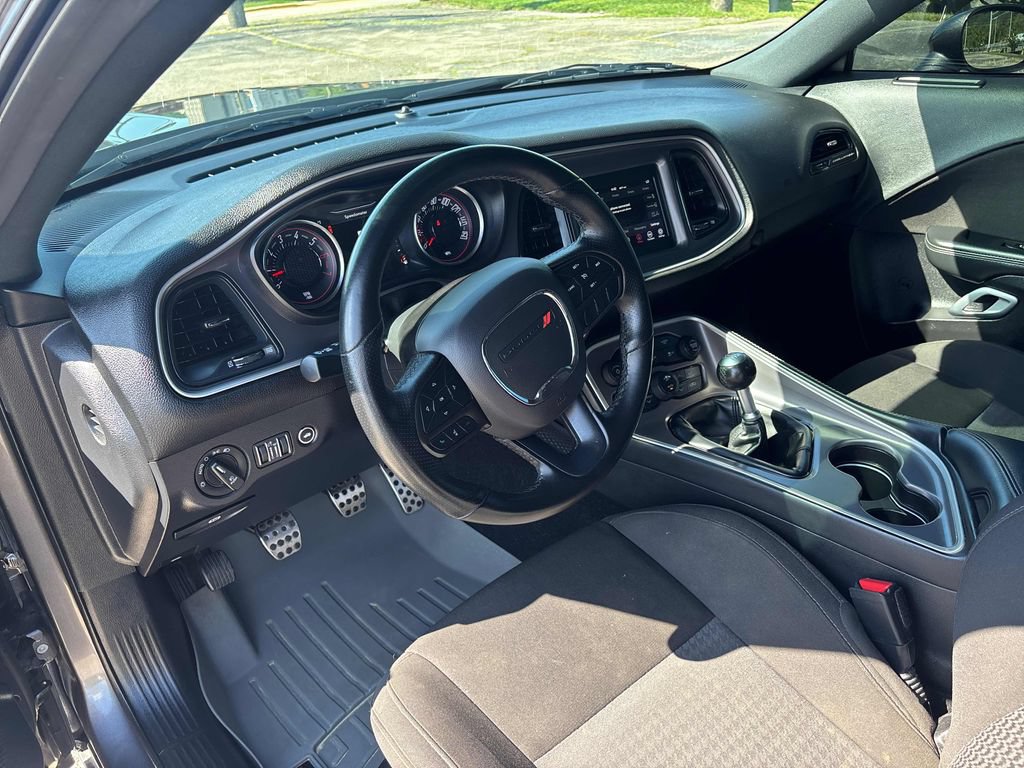 Used 2022 Dodge Challenger R/T RWD image 12