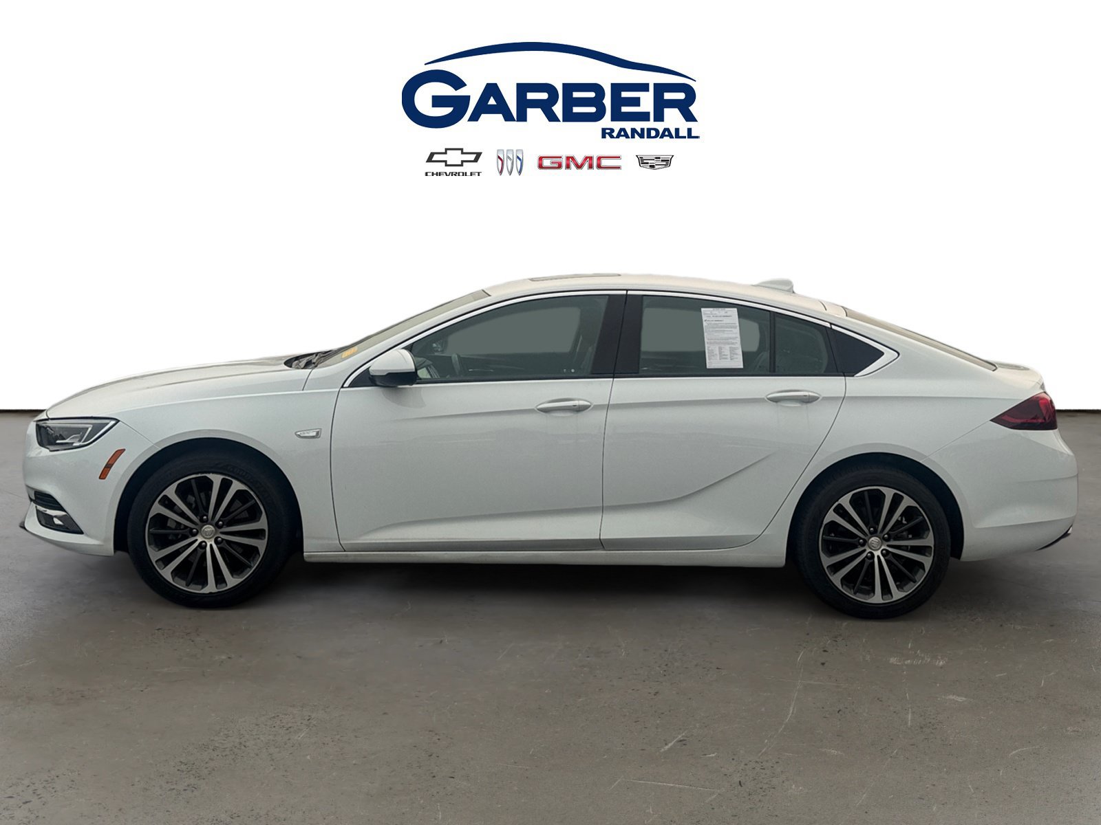 Used 2019 Buick Regal Essence w/ Driver Confidence Package I AWD/4WD image 2