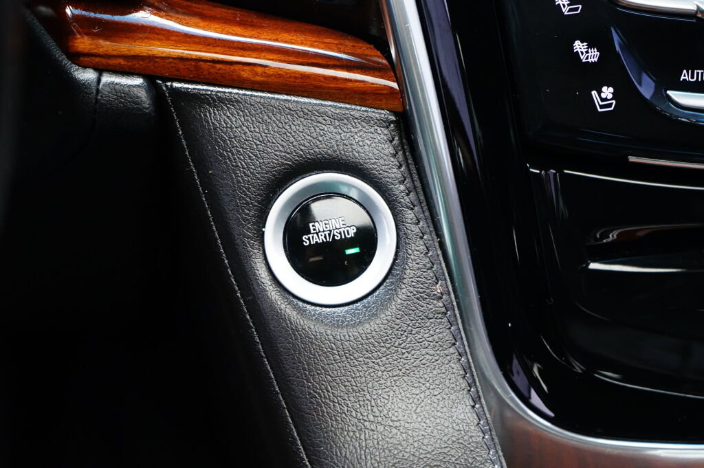 Used 2015 Cadillac Escalade Luxury image 26