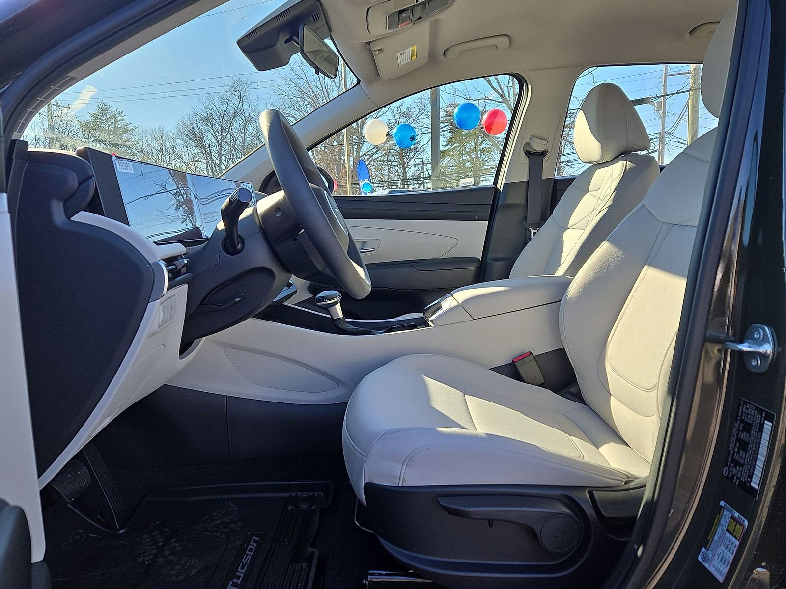 Used 2025 Hyundai Tucson SE image 17