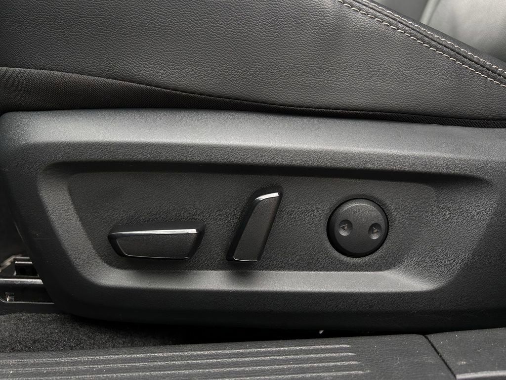 Used 2026 Nissan Rogue SL AWD/4WD image 27