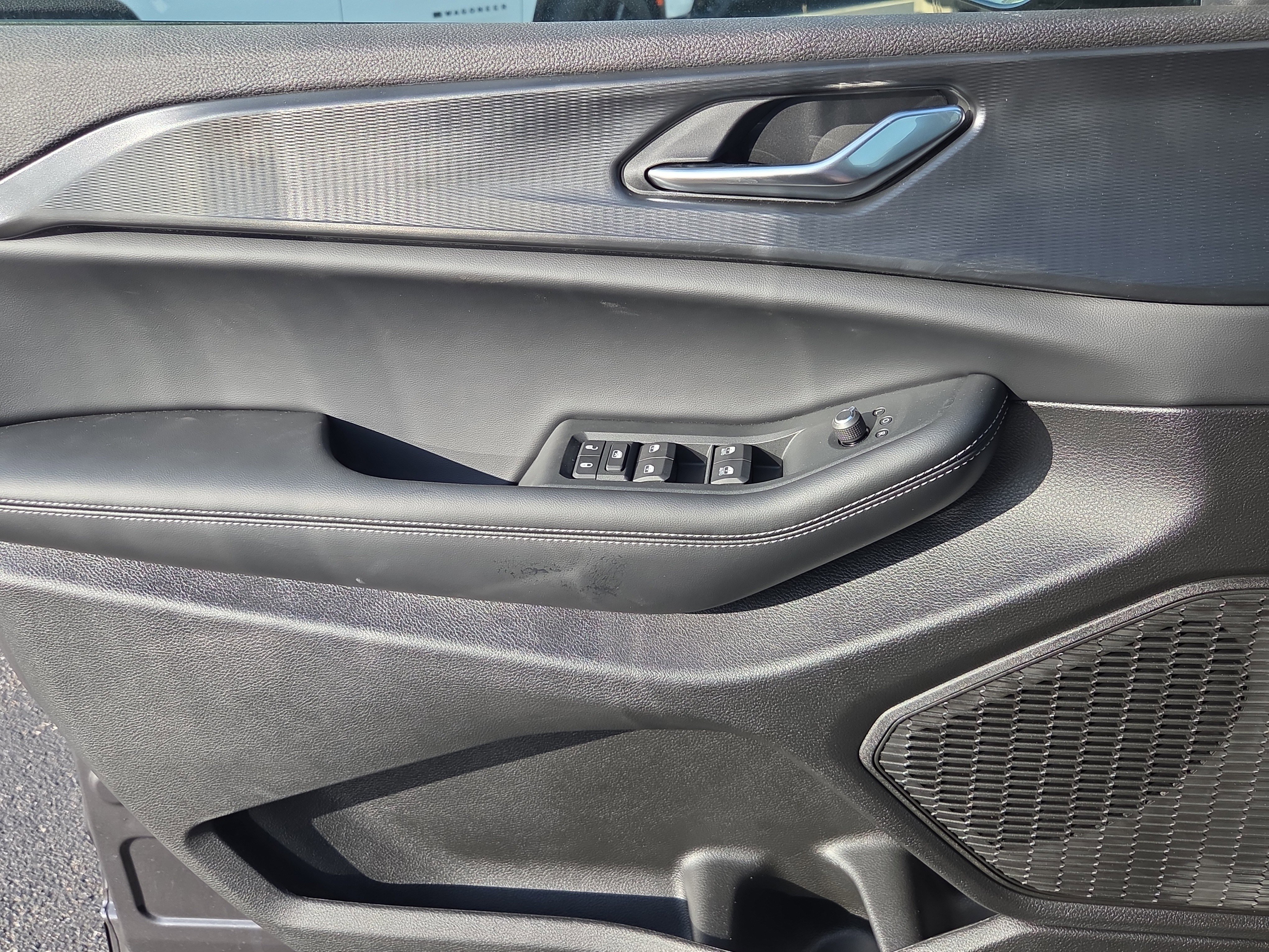 New 2025 Jeep Grand Cherokee L Altitude image 9