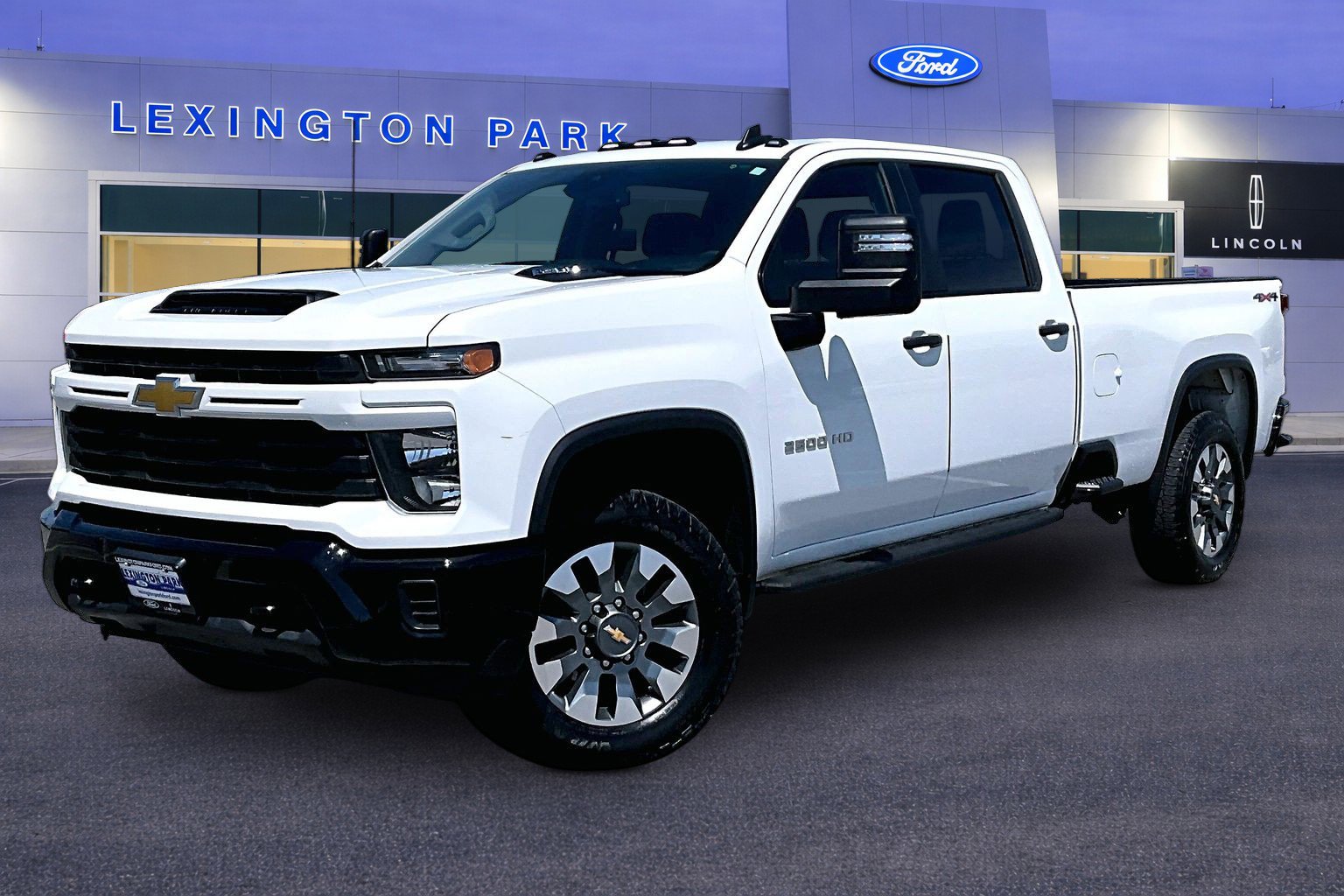 Used 2024 Chevrolet Silverado 2500 Custom w/ Custom Value Package AWD/4WD image 3