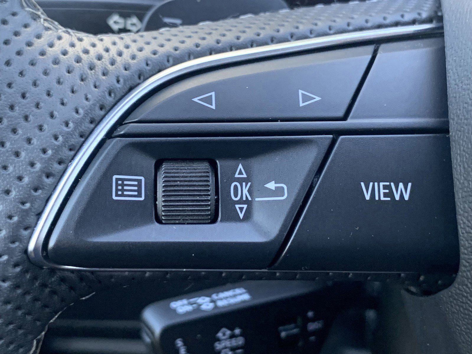 Used 2023 Audi SQ7 Premium Plus AWD/4WD image 28