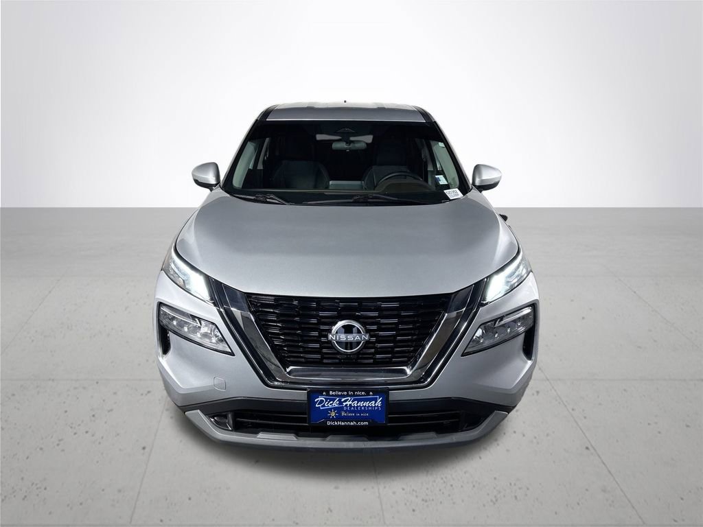 Used 2022 Nissan Rogue SV image 3