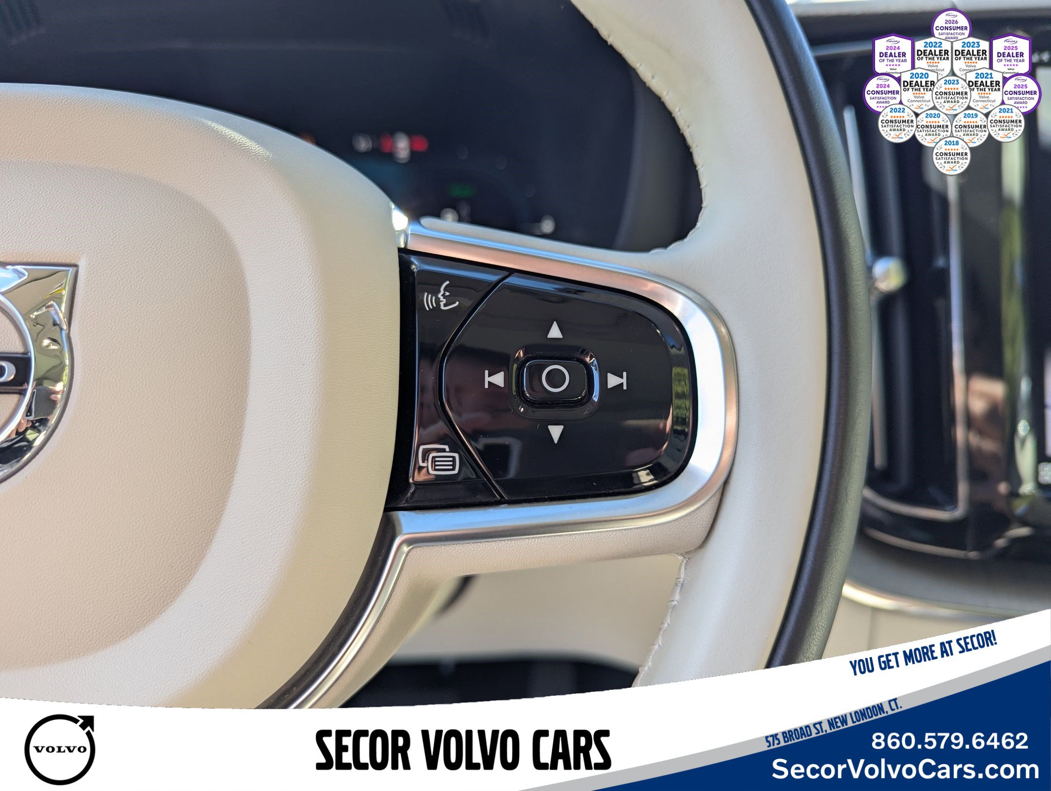 Certified 2024 Volvo XC60 T8 Plus w/ Protection Package Premier image 12