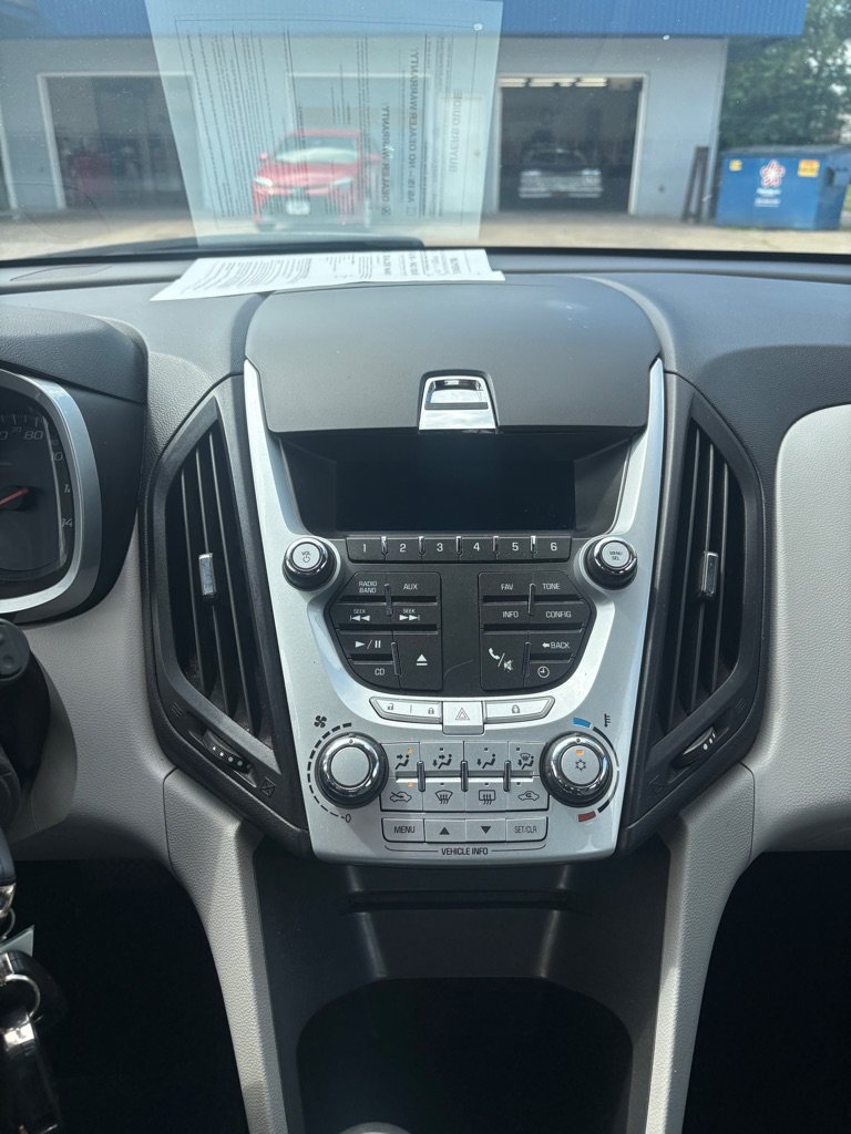 Used 2010 Chevrolet Equinox LS FWD image 17