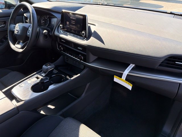 Used 2026 Nissan Rogue SV FWD image 11