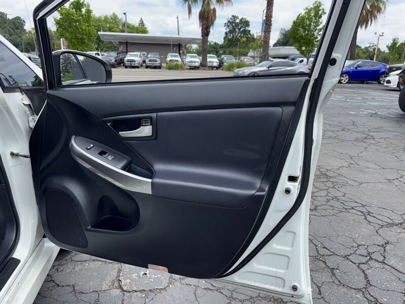 Used 2013 Toyota Prius Persona Series FWD image 14
