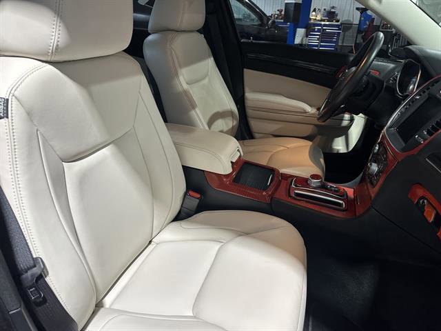 Used 2019 Chrysler 300 Touring L w/ Quick Order Package 22F image 16