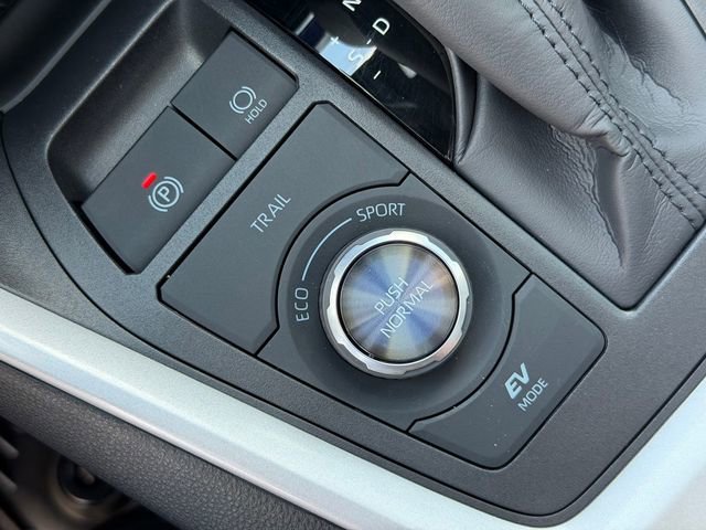 Certified 2025 Toyota RAV4 XSE w/ Advanced Technology Package AWD/4WD image 38