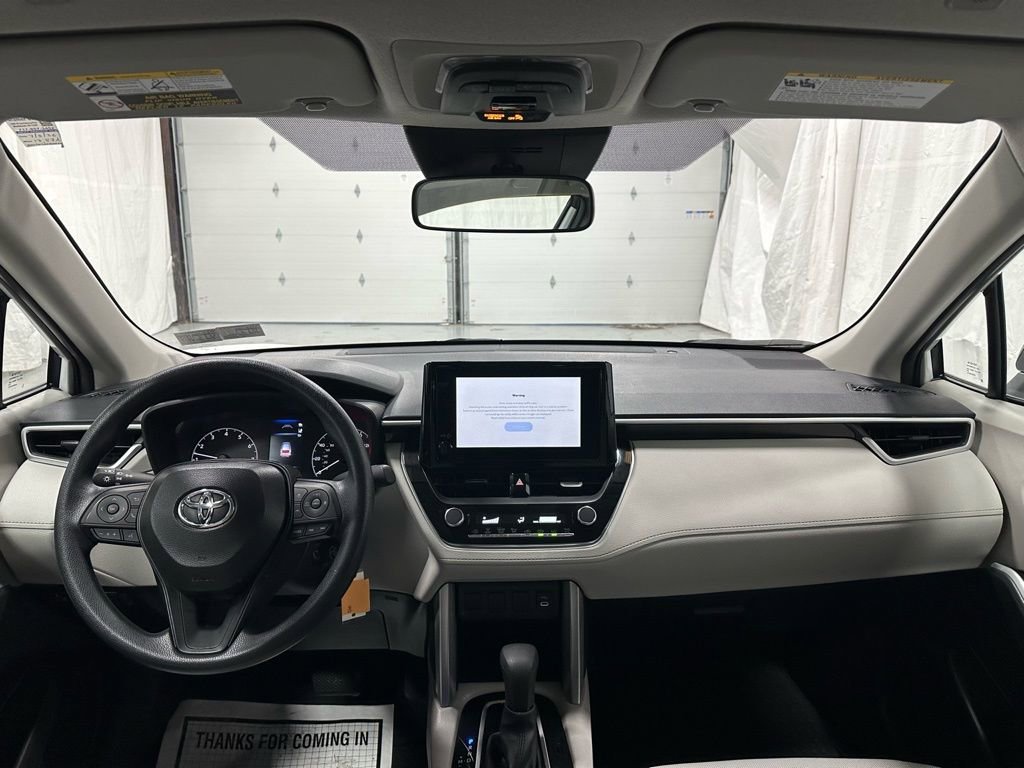 Used 2025 Toyota Corolla Cross L image 40