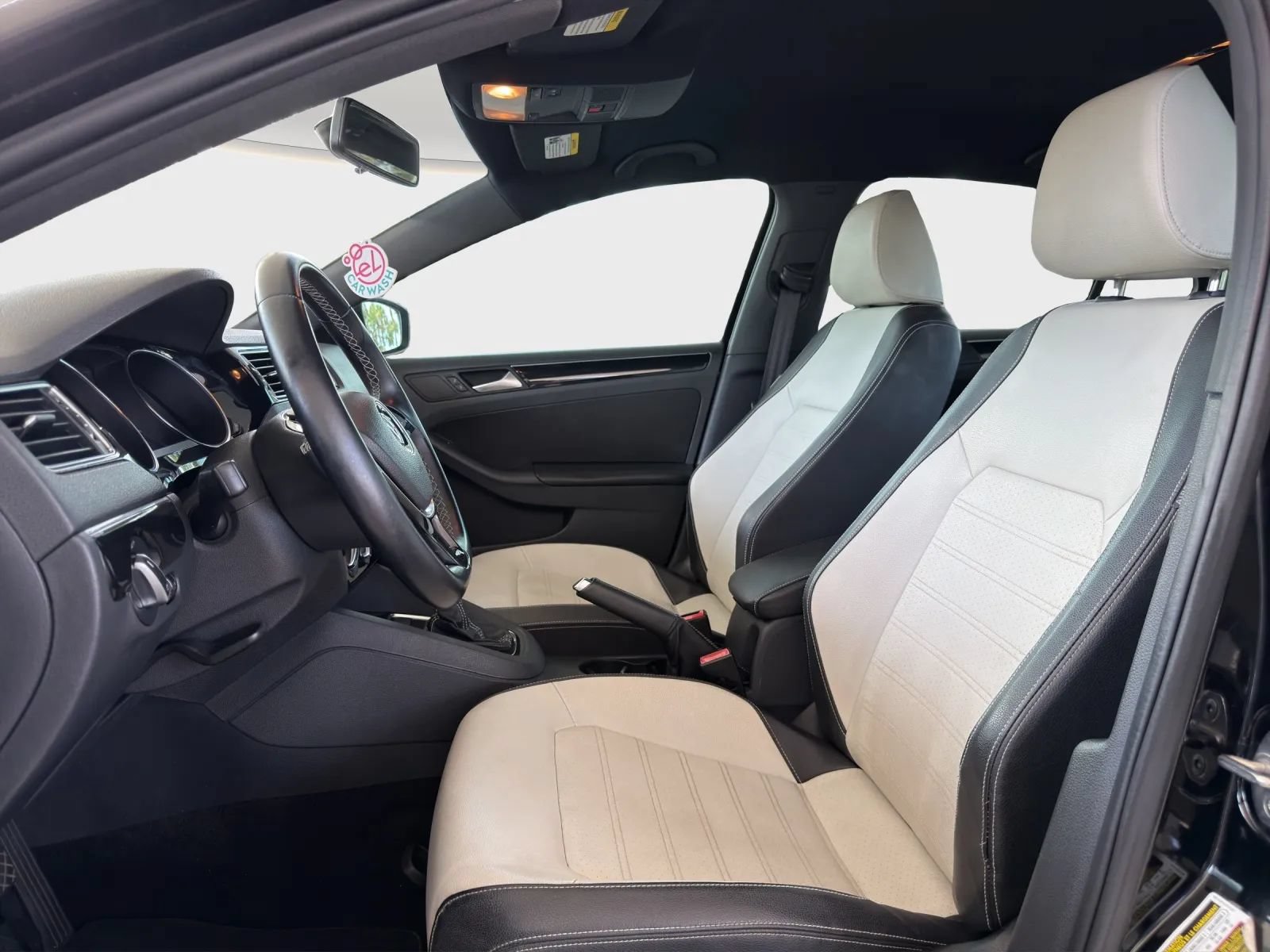 Used 2015 Volkswagen Jetta Sport FWD image 8