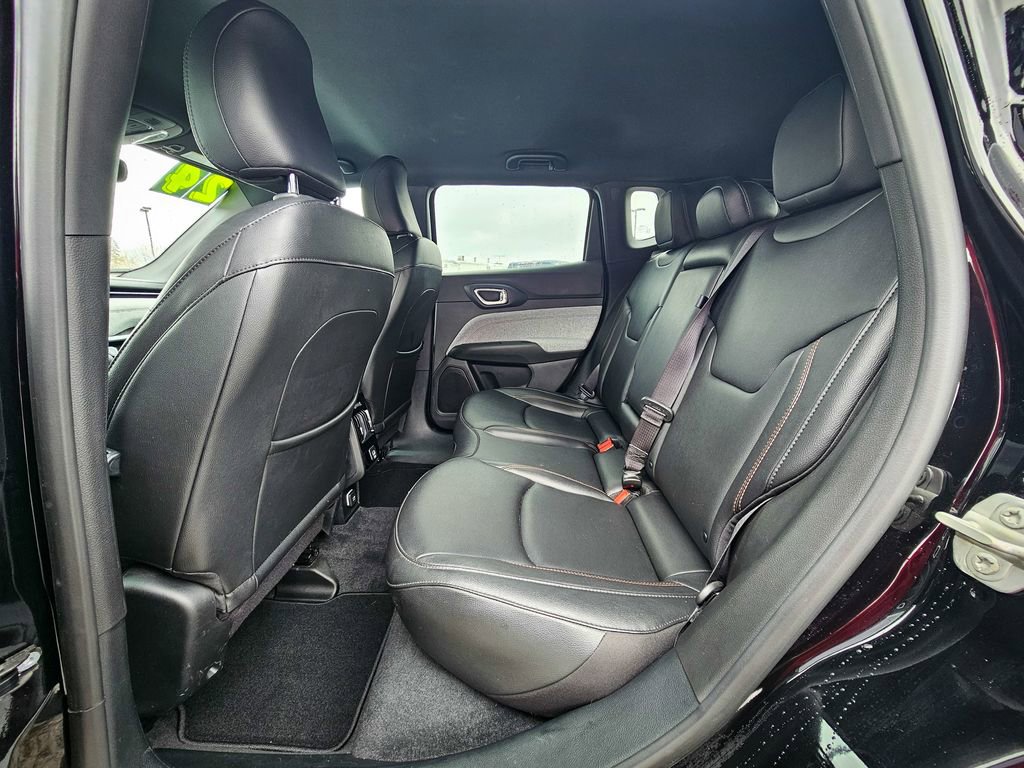 Used 2024 Jeep Compass Latitude image 30