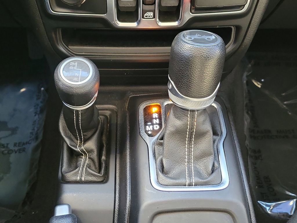 Used 2019 Jeep Wrangler Unlimited Sahara image 40