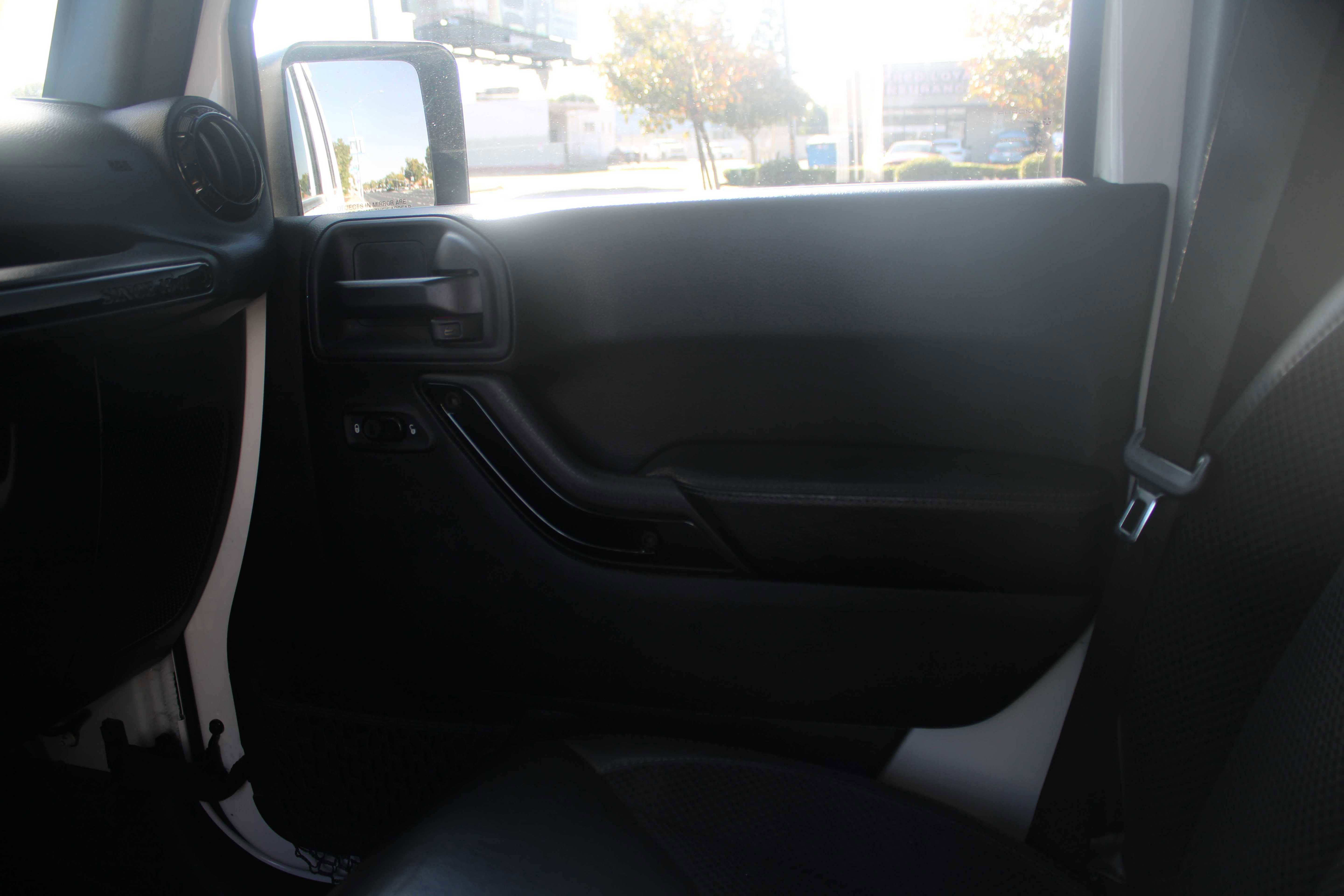 Used 2017 Jeep Wrangler Unlimited Sahara image 26