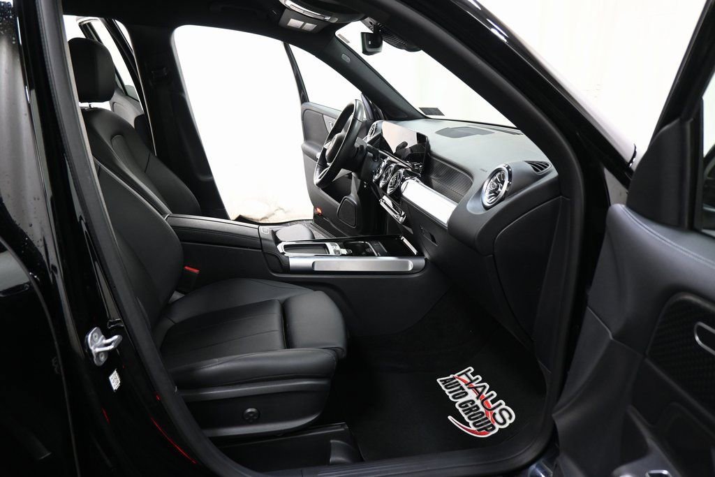 Used 2024 Mercedes-Benz GLB 250 4MATIC image 11