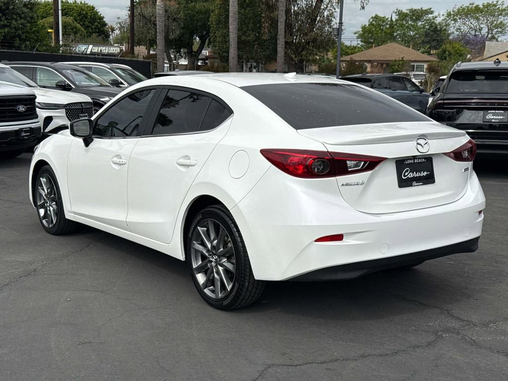 Used 2018 MAZDA MAZDA3 Touring image 4