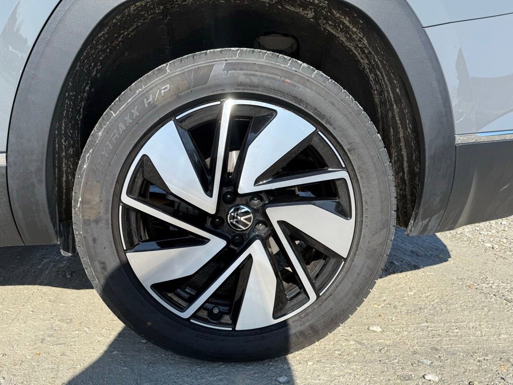 Used 2025 Volkswagen Atlas SEL image 15