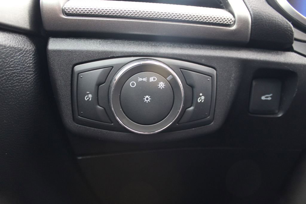 Used 2017 Ford Fusion SE FWD image 20
