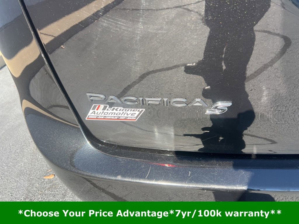 Certified 2022 Chrysler Pacifica Touring-L w/ S Appearance Package image 6