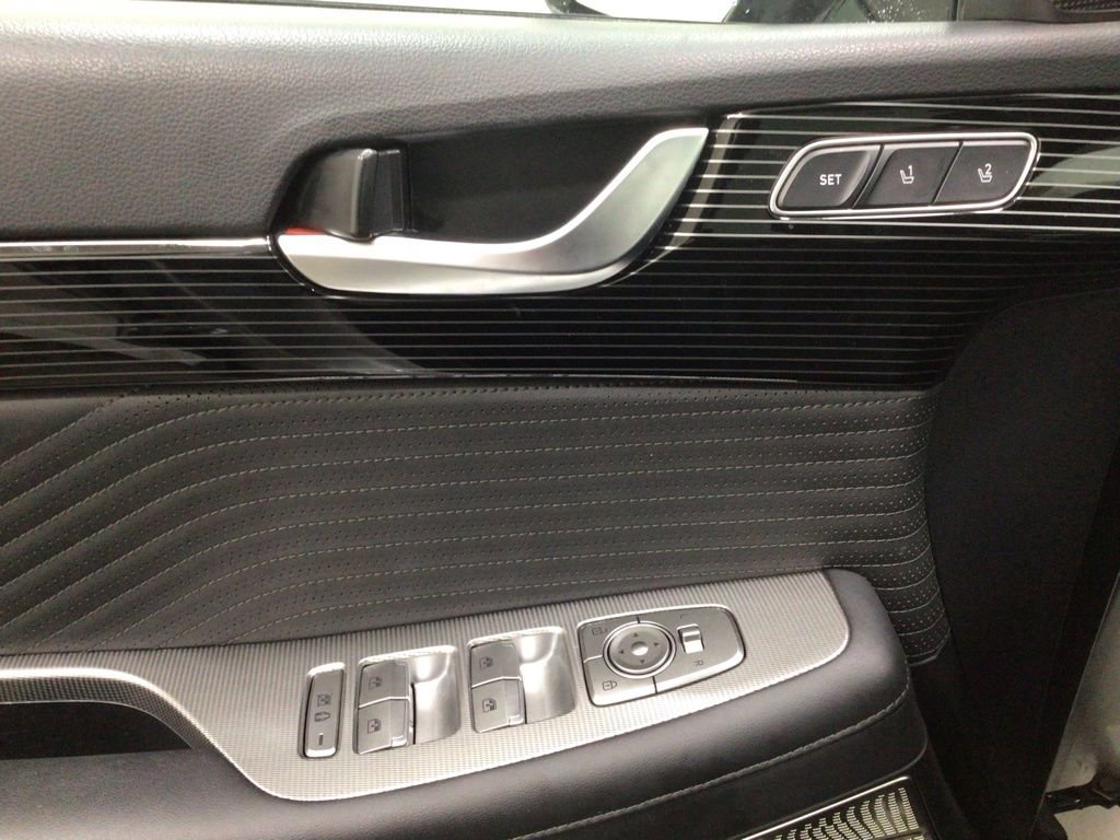 Used 2023 Hyundai Palisade Calligraphy image 17