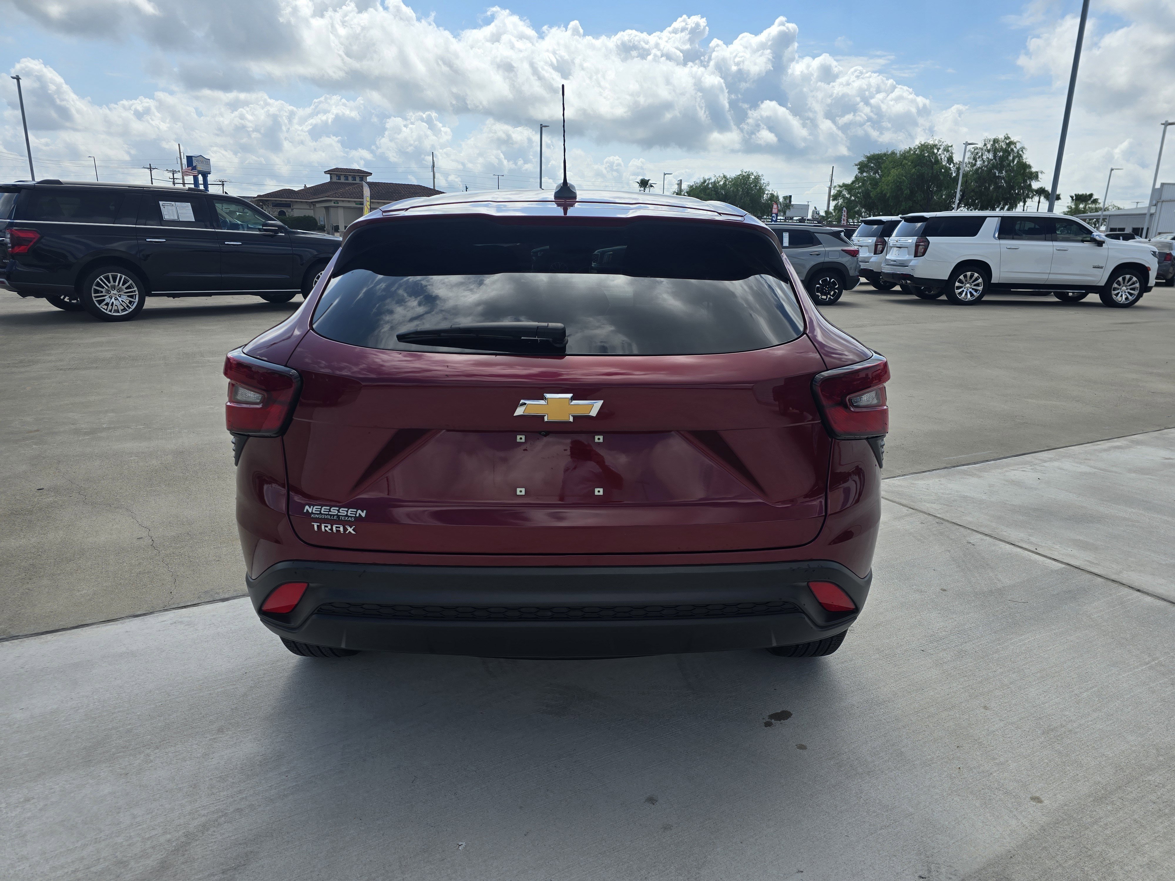 Used 2025 Chevrolet Trax LS w/ Driver Confidence Package FWD image 4