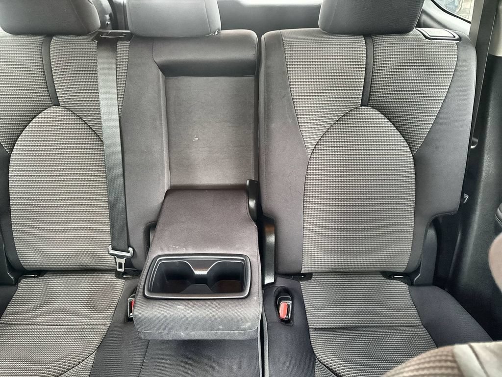 Used 2024 Toyota Highlander LE AWD/4WD image 30