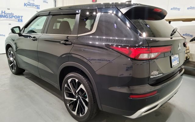 Used 2024 Mitsubishi Outlander SE image 4
