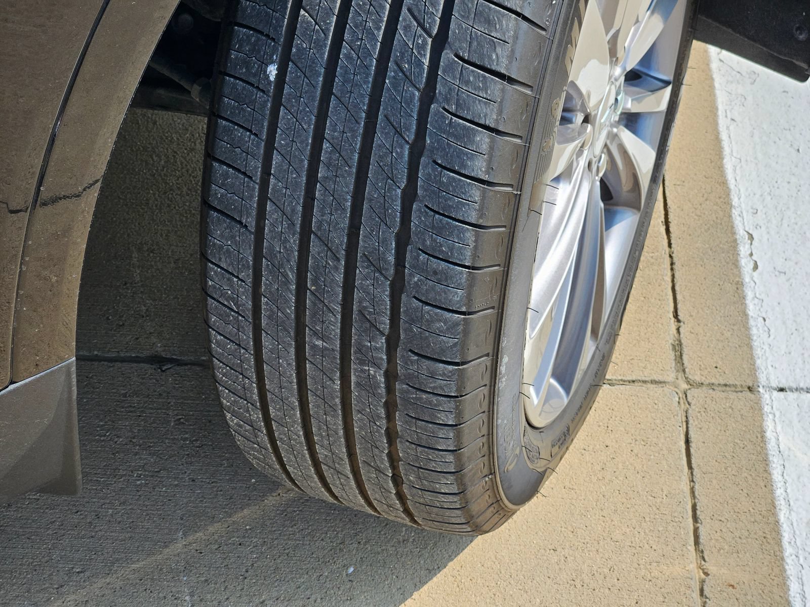 Certified 2025 Cadillac XT5 Premium Luxury FWD image 13