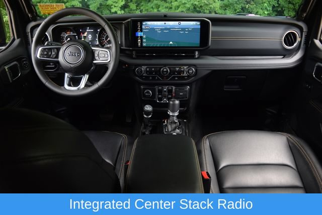 Used 2024 Jeep Wrangler Unlimited Sahara w/ Technology Group AWD/4WD image 8