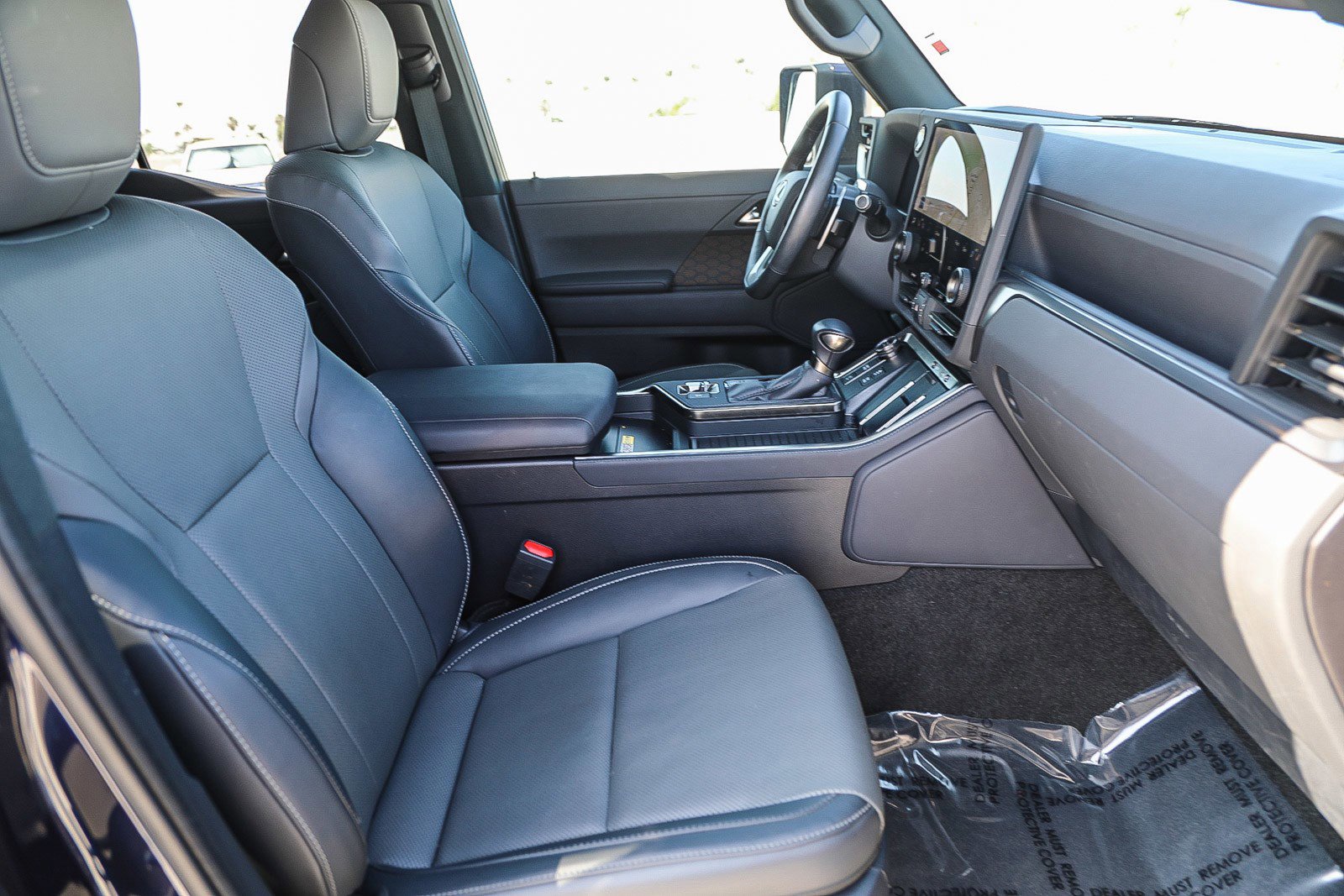 Used 2025 Lexus GX 550 w/ Accessory Package (Z1) image 16