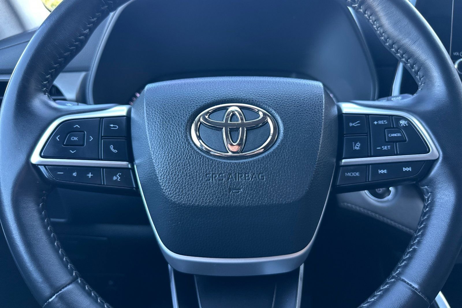 Used 2023 Toyota Highlander LE w/ Protection Package #3 (TMS) image 24