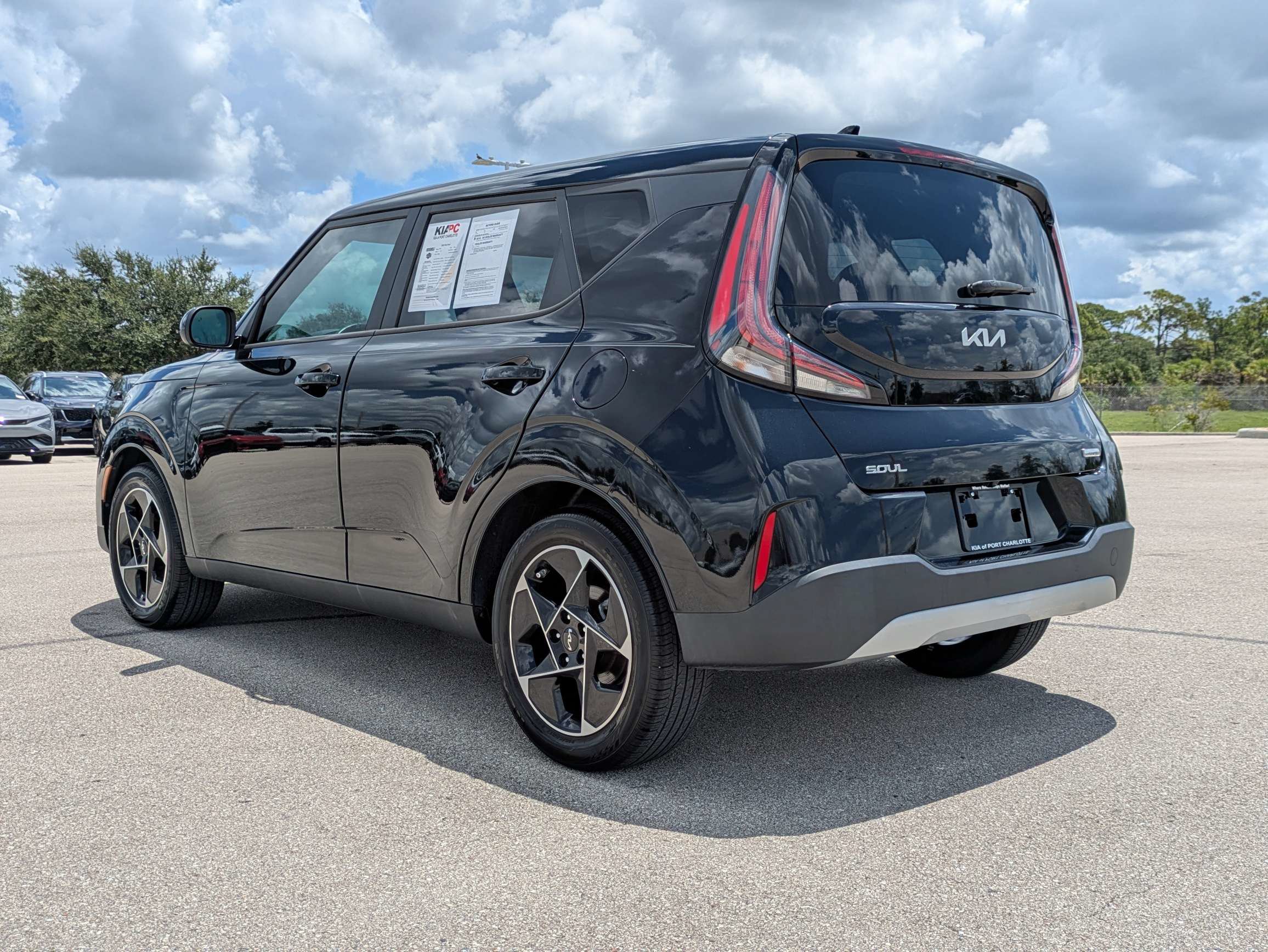 Certified 2023 Kia Soul EX FWD image 7